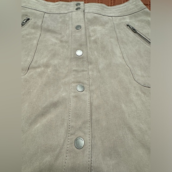 Blank NYC | Women’s Genuine Leather Beige Mini Skirt | Sz 28 - Picture 8 of 13